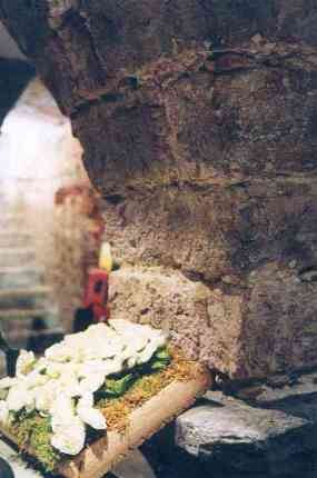 celliers dans caves médiévales